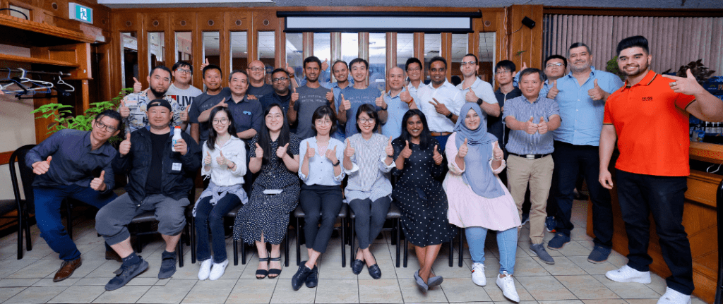 MDLand team thumbs up